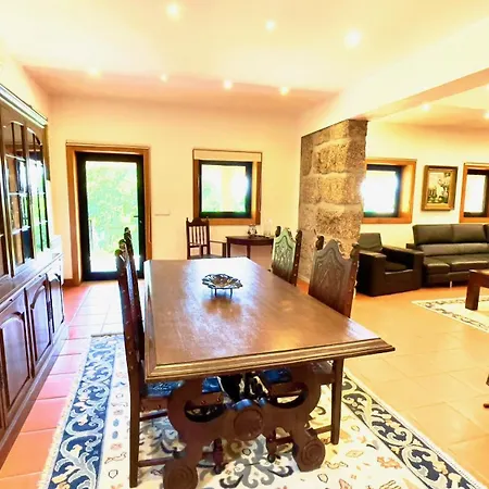 Amarela فيلة بينافيل