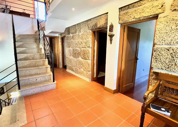 Amarela Villa Penafiel